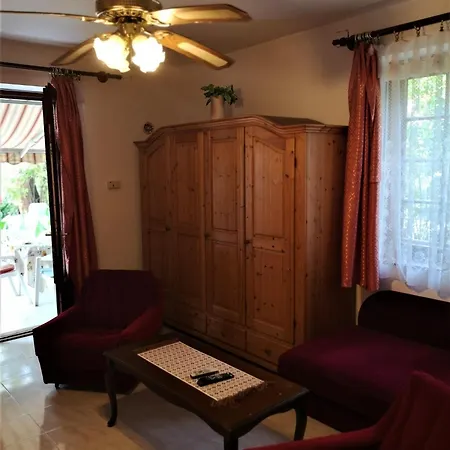 Apartment Strand Apartman *